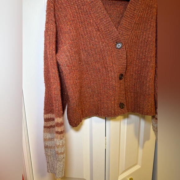Smartwool - Women's Relaxed Fit Button Down Cozy Lodge Cropped Cardigan Sweater - Picture 6 of 7